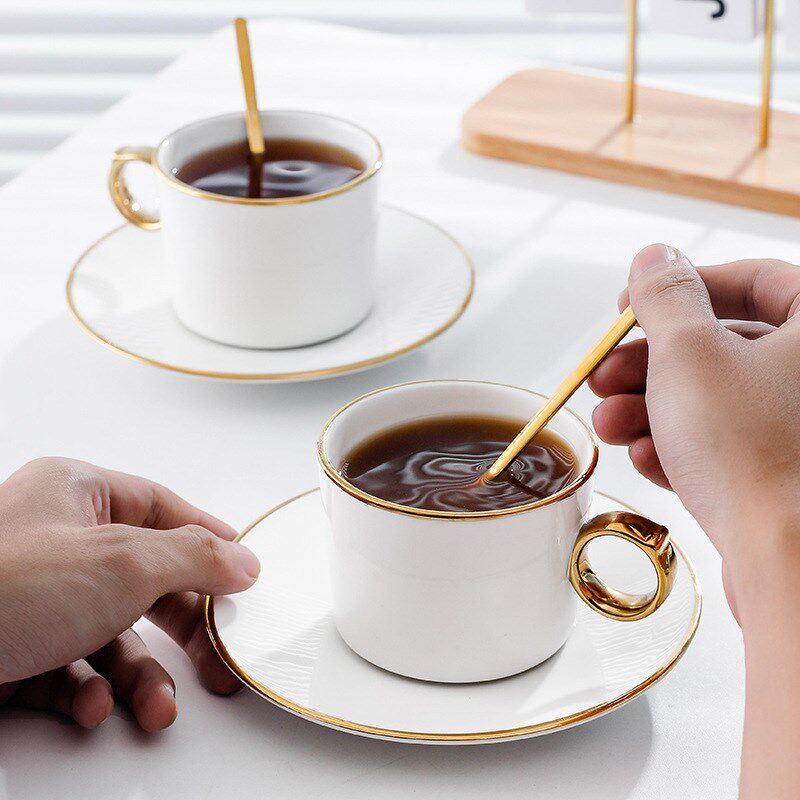 轻奢北欧金边咖啡杯碟套装家用陶瓷杯子办公室水杯下午茶情侣对杯