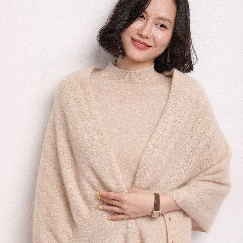 山羊绒2025春季新款女装服饰高端12针纯色外搭镂空珍珠扣长围巾披