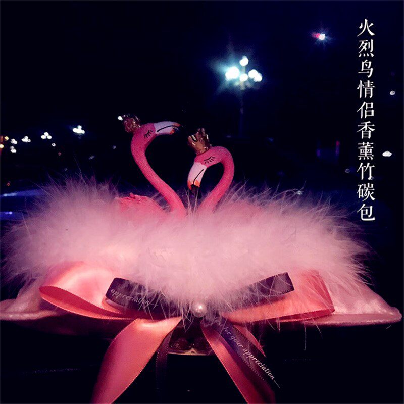 新品汽车香薰竹炭包 创意车载香薰摆件 车用除异味清新空气竹炭包