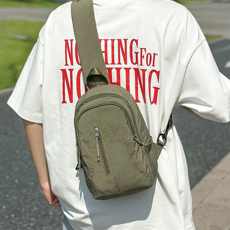 胸包男日系休闲2025新款斜挎包户外便携骑行背包手机包女单肩挎包