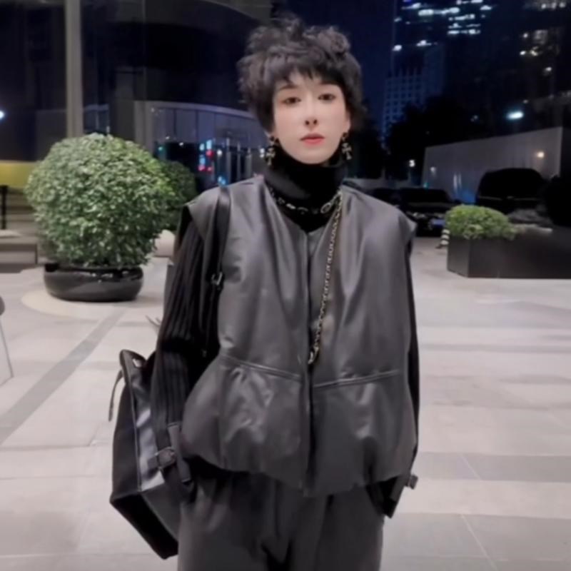 真羊皮草加羽绒马甲女短爆款24新冬宽松欧货黑色小个子国风夹外套