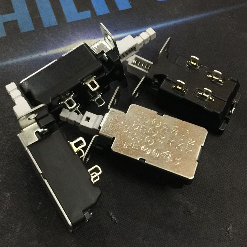 彩电电视机直键电源开关KDC-A11 120VAC 4A/8A/128A 250V 4脚自锁