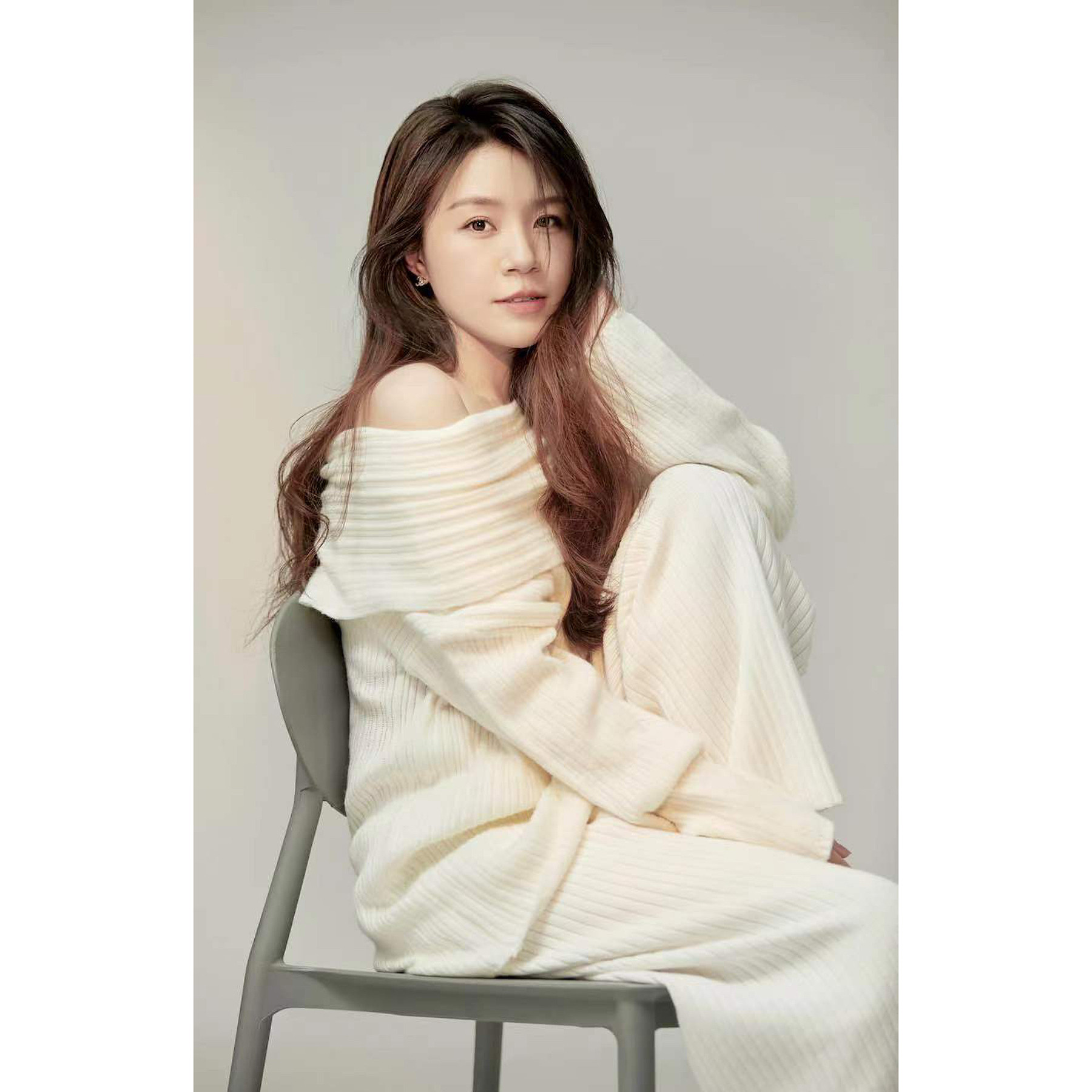 【肖恩Shine专享】设计感烫钻小翻领长袖针织上衣M353310