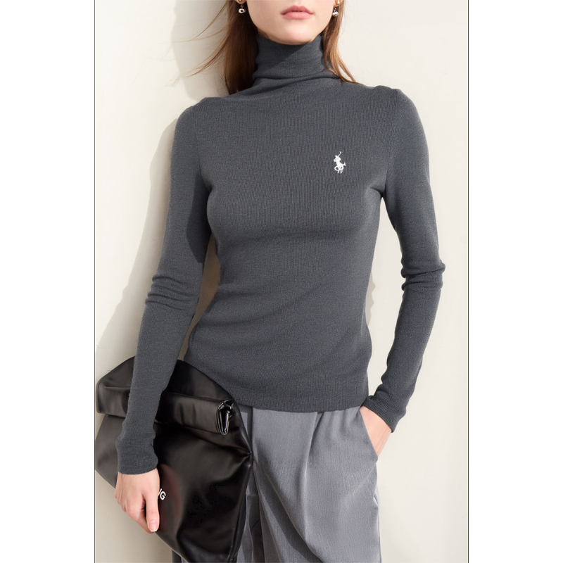 【小田】【经典简约】高领小马标针织打底上衣M2510015