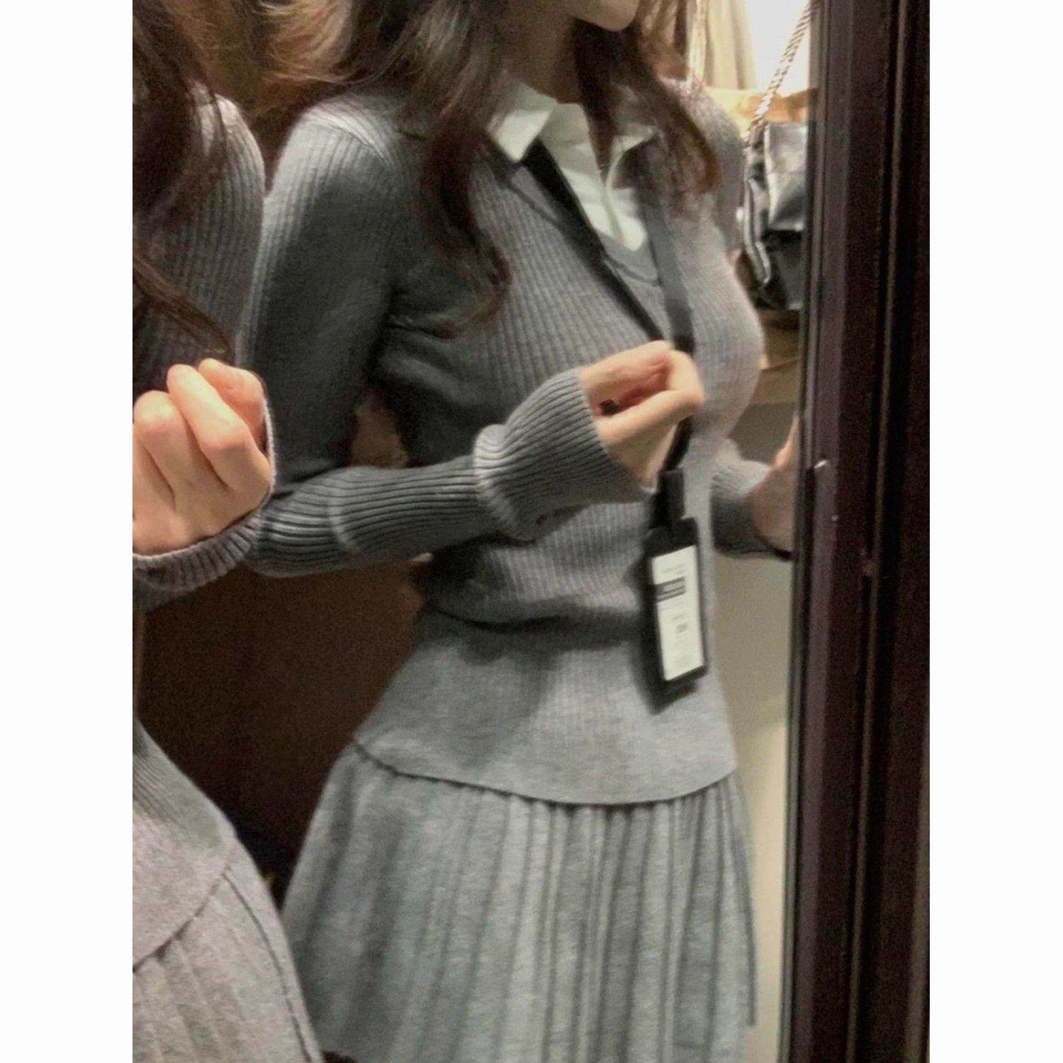 灰色针织包臀短款格雷系百褶裙套装巨好看的春秋连衣裙女2026新款