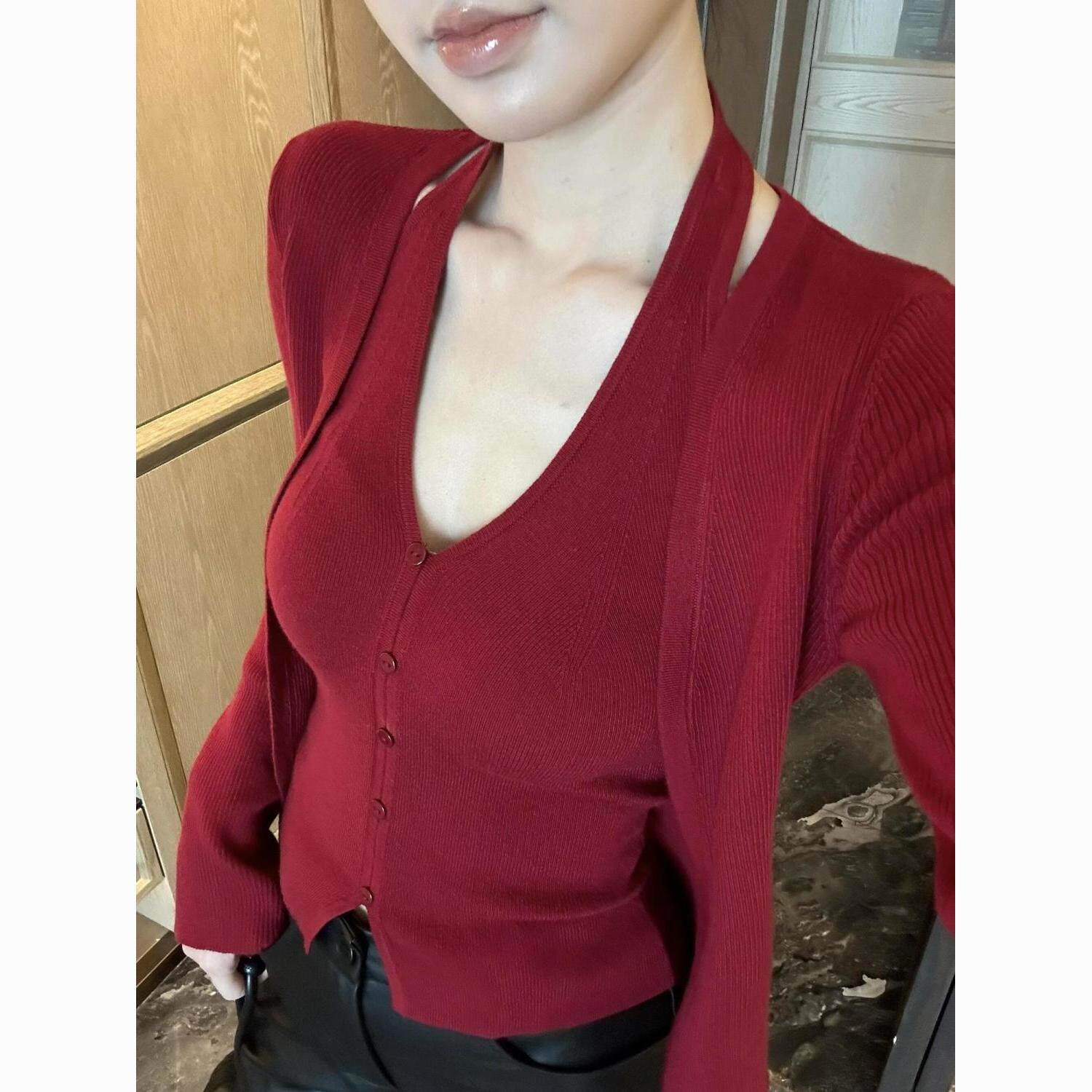 两件套装2026春秋新款法式挂脖吊带背心女红色长袖针织开衫