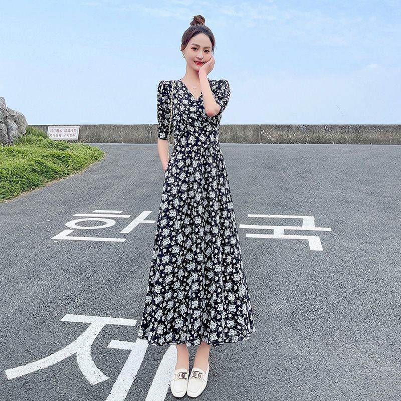 2026新款时尚夏季收腰显瘦气质裙子遮肚韩版碎花连衣裙夏装女士
