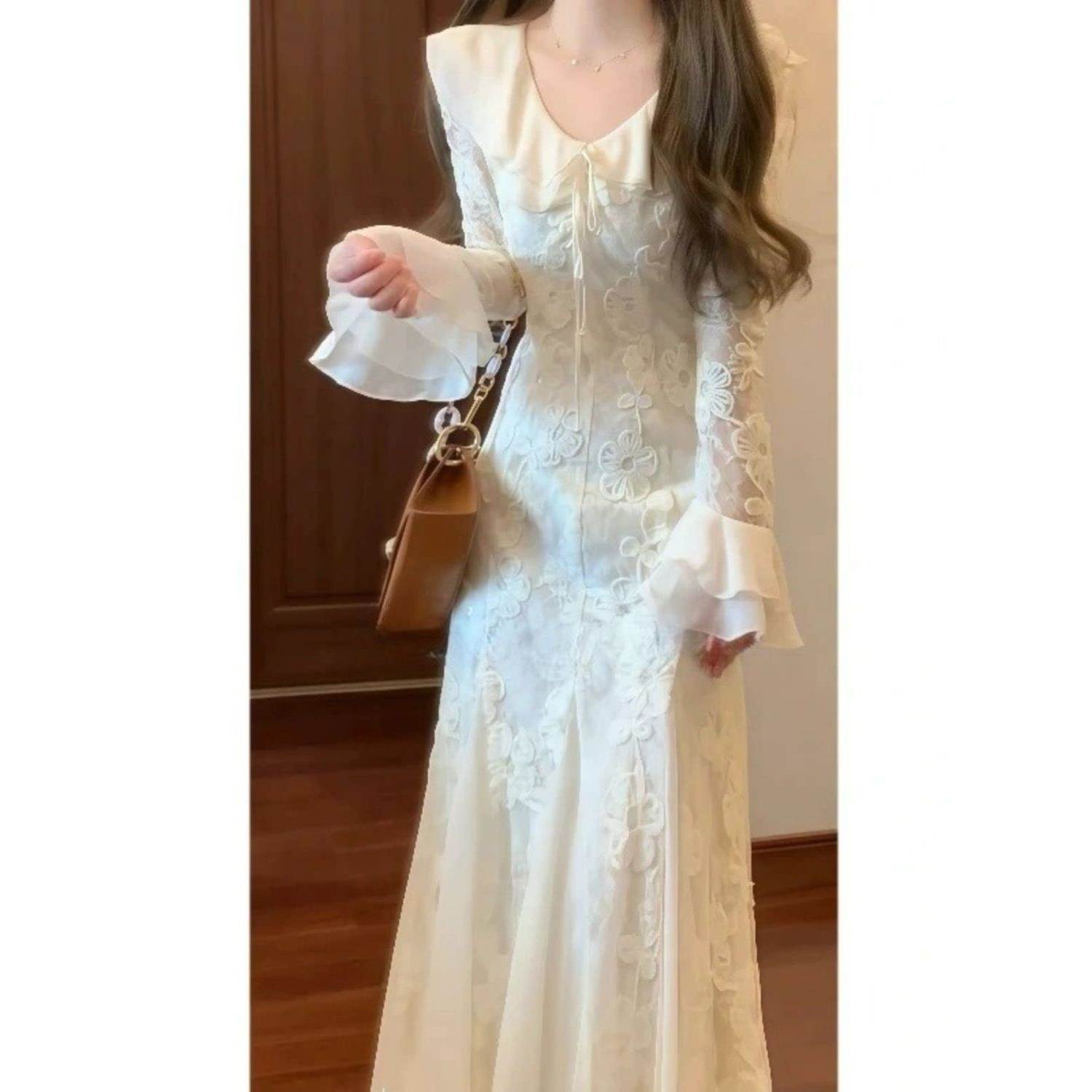 设计感早秋小个子连衣裙年秋冬新款入秋法式长裙蕾丝白色裙子女装