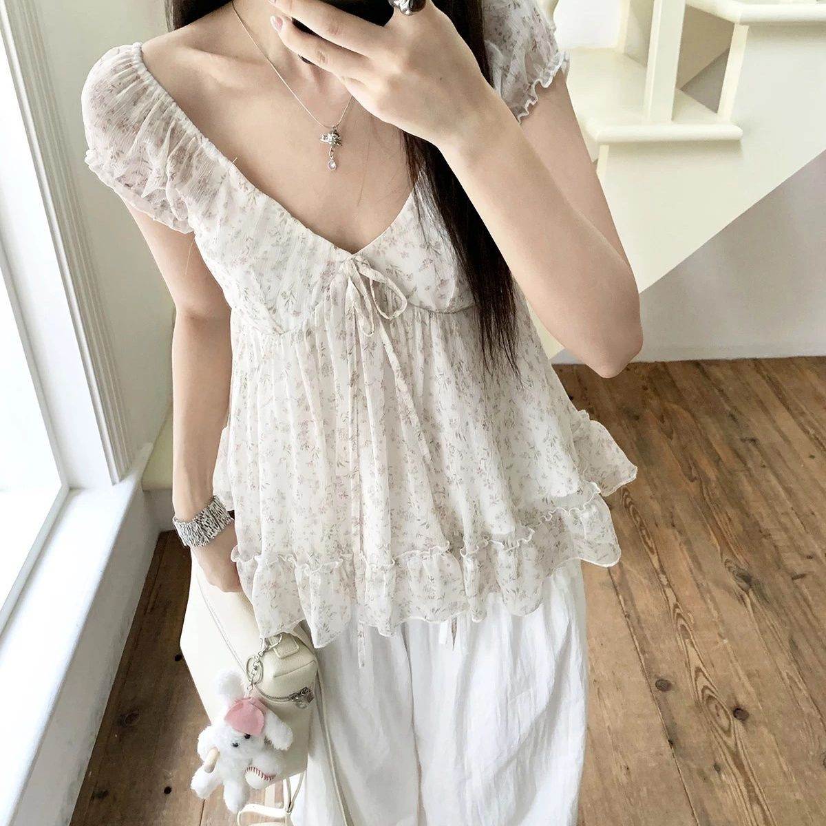 新款宽松设计感泡泡袖荷叶边碎花娃娃衫女夏短袖领上衣潮