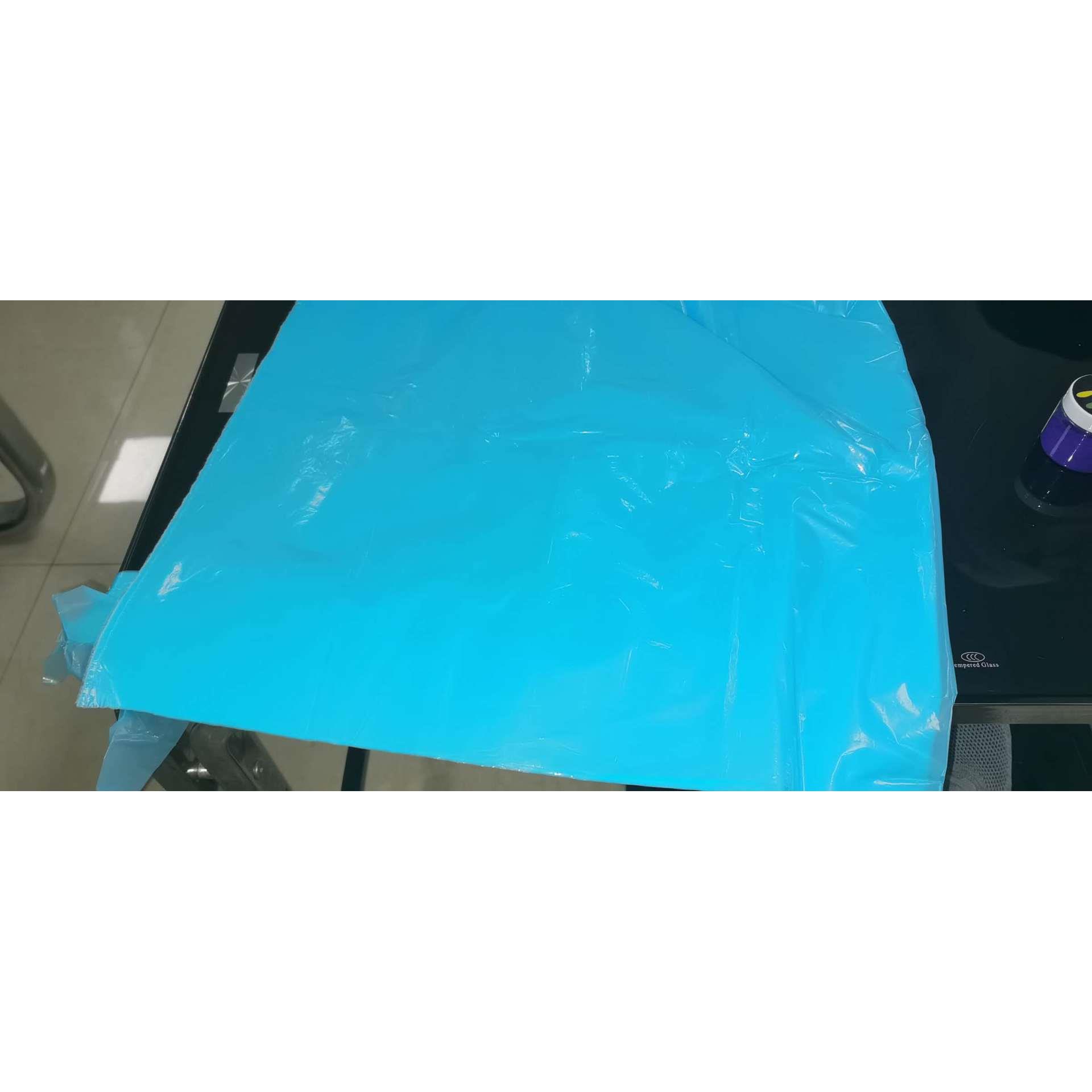 浅蓝色PE防疫防护服塑料薄膜防疫隔离衣保护膜防护衣塑料膜