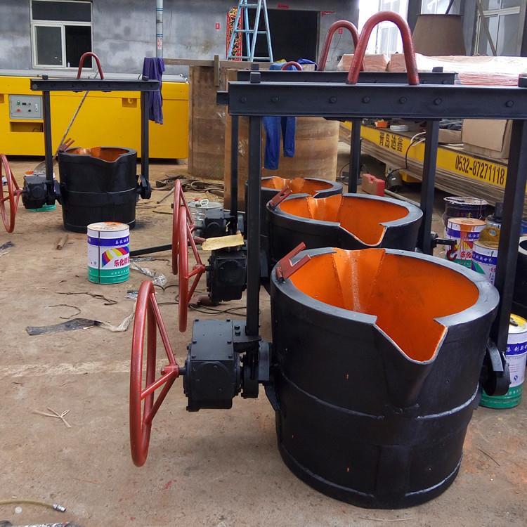 厂家售铸造销设备铁保温钢水包可定制带座倾0.1T-0.5转式水包底1-