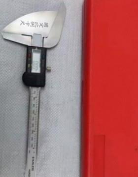 红色表护桥式黄盘IJIS件B7503红DN878CQI内径百分50-160三套量缸