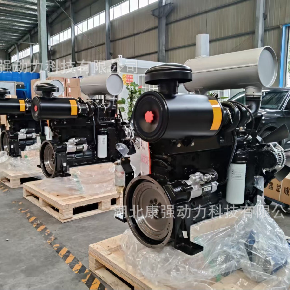 康明斯6CTA8.3-C215机械柴油发动机 六缸配置