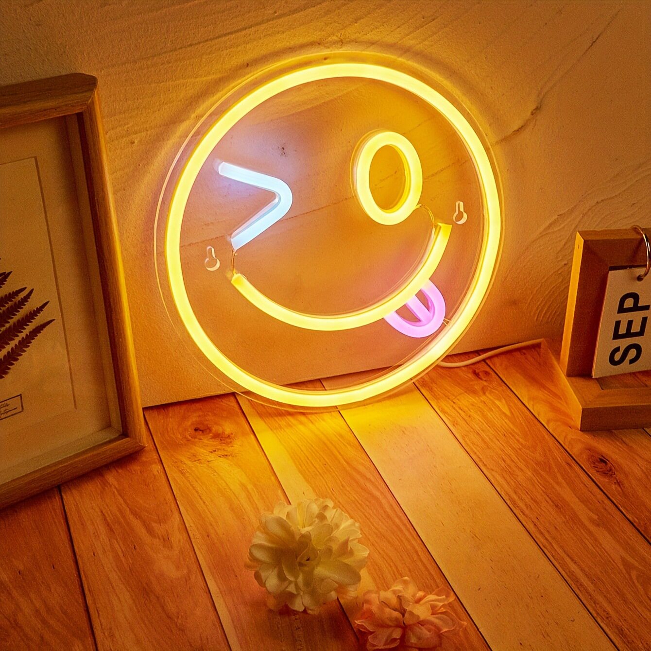 LED笑脸霓虹氛围灯挂墙小灯牌