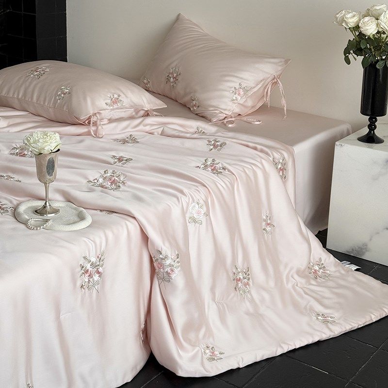 60支兰精天丝夏凉被子冰丝凉感刺绣玫瑰少女心空调被四件套可水洗