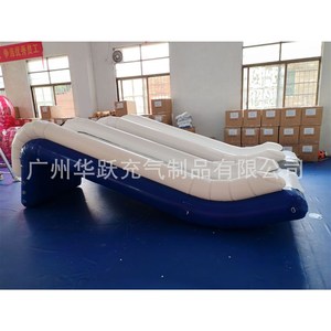 厂家直销高端耐用充气水上游艇滑梯海上漂浮水池豪华游轮配套夏季