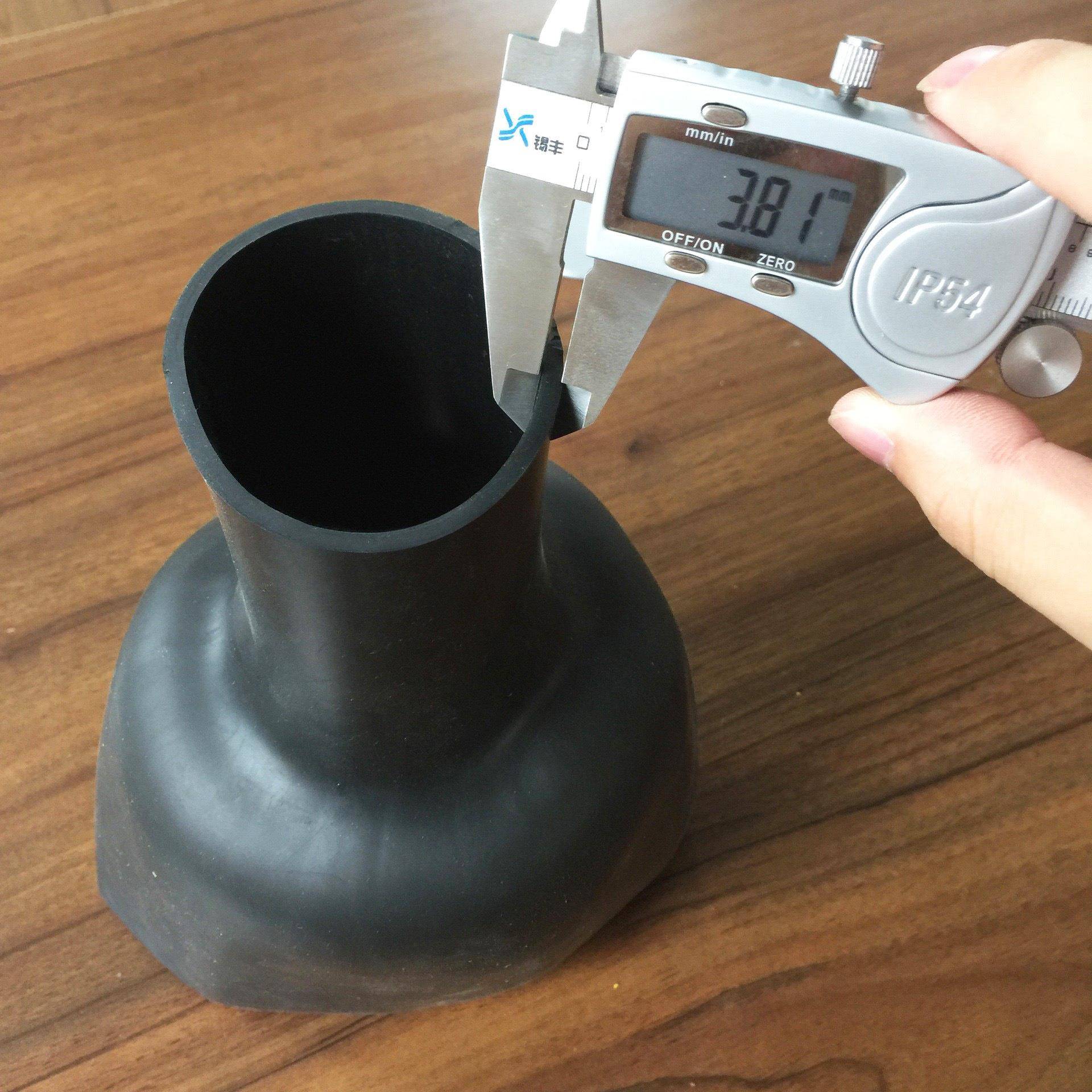 厂家直销大口径薄型厚型热缩管彩色热缩管抗高温隔热阻燃防火套管