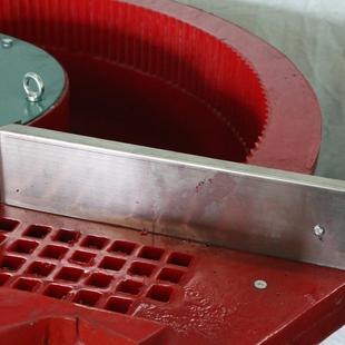 震动研磨机动去毛刺倒角除锈锈振动料光饰机自出不钢JUP冲压件抛