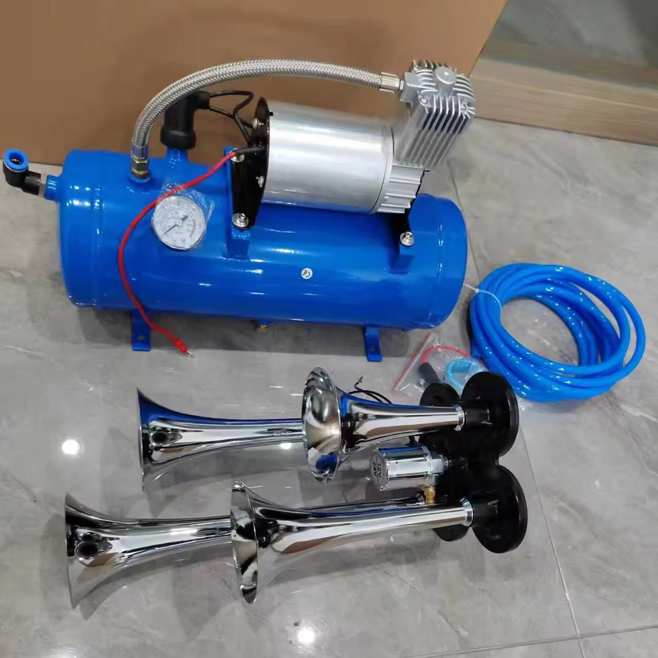 四管气喇叭改装车顶空压机150PSi