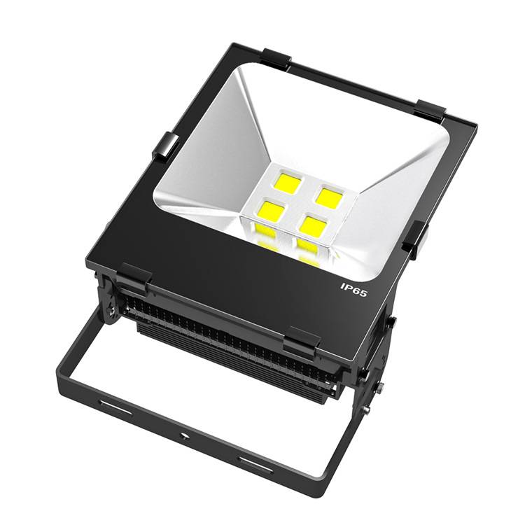 LED鳍片投光灯户外防水室外投光灯超亮防水大功率150W照明投光灯
