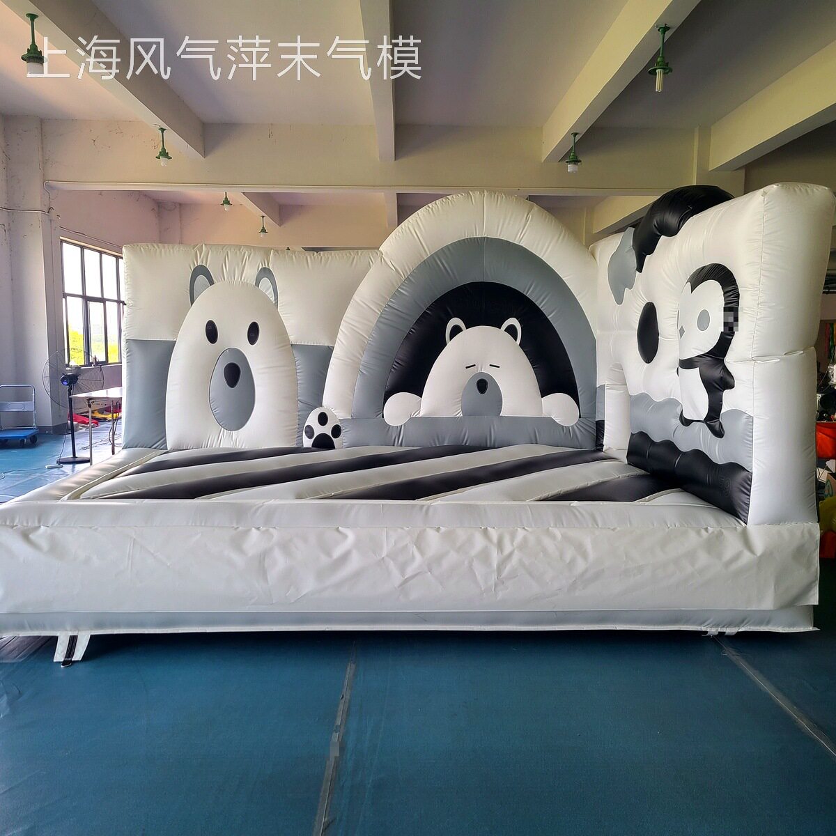 厂家云朵彩虹充气跳床城堡儿童移动充气城堡乐园商场城堡卡通亲子