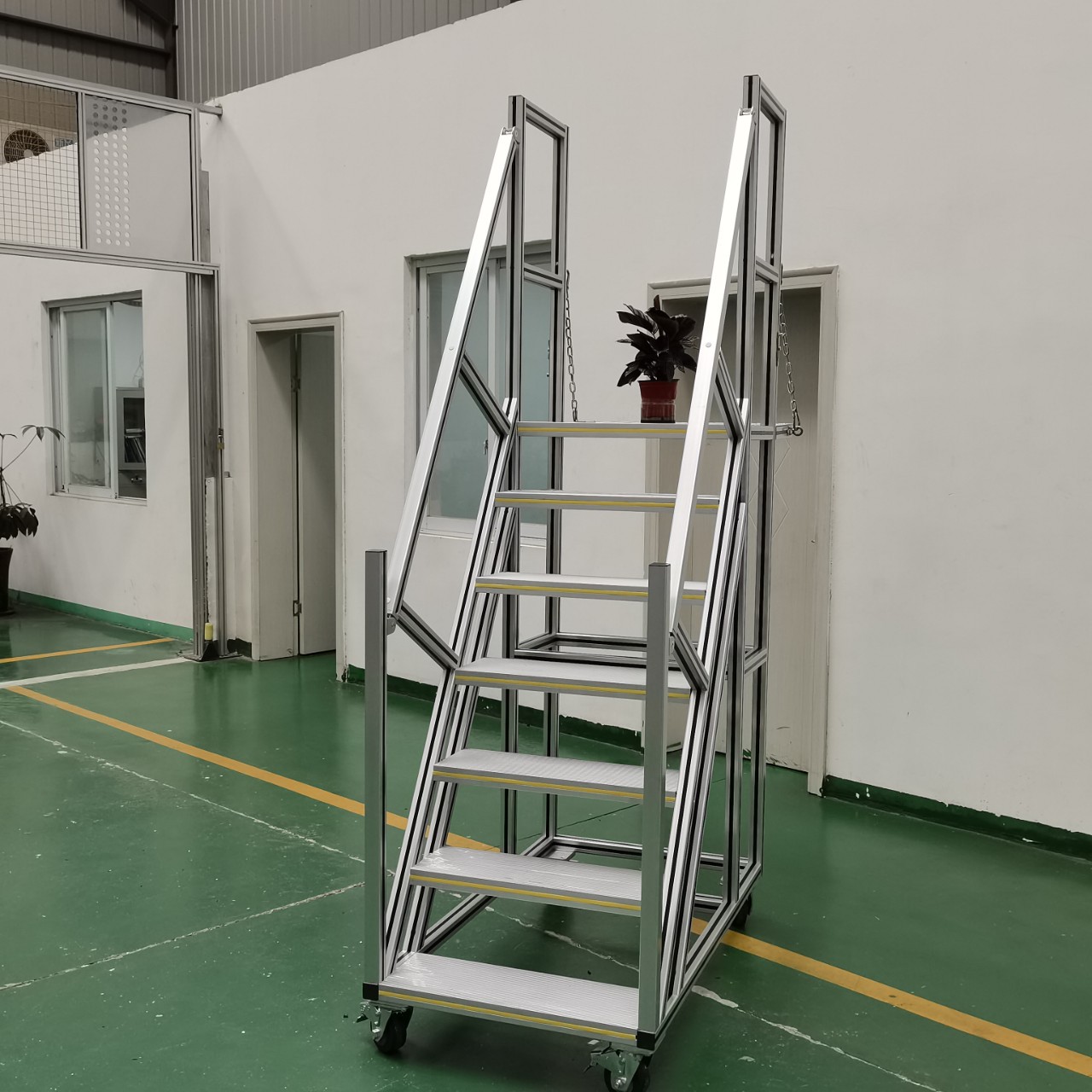成都工业铝型材登高梯 爬梯 工业踏台 AVG操作平台参观梯