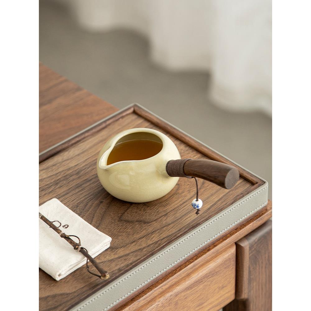 汝窑实木侧把公道杯倒茶杯分茶器陶瓷茶海家用覆古功夫茶具配件