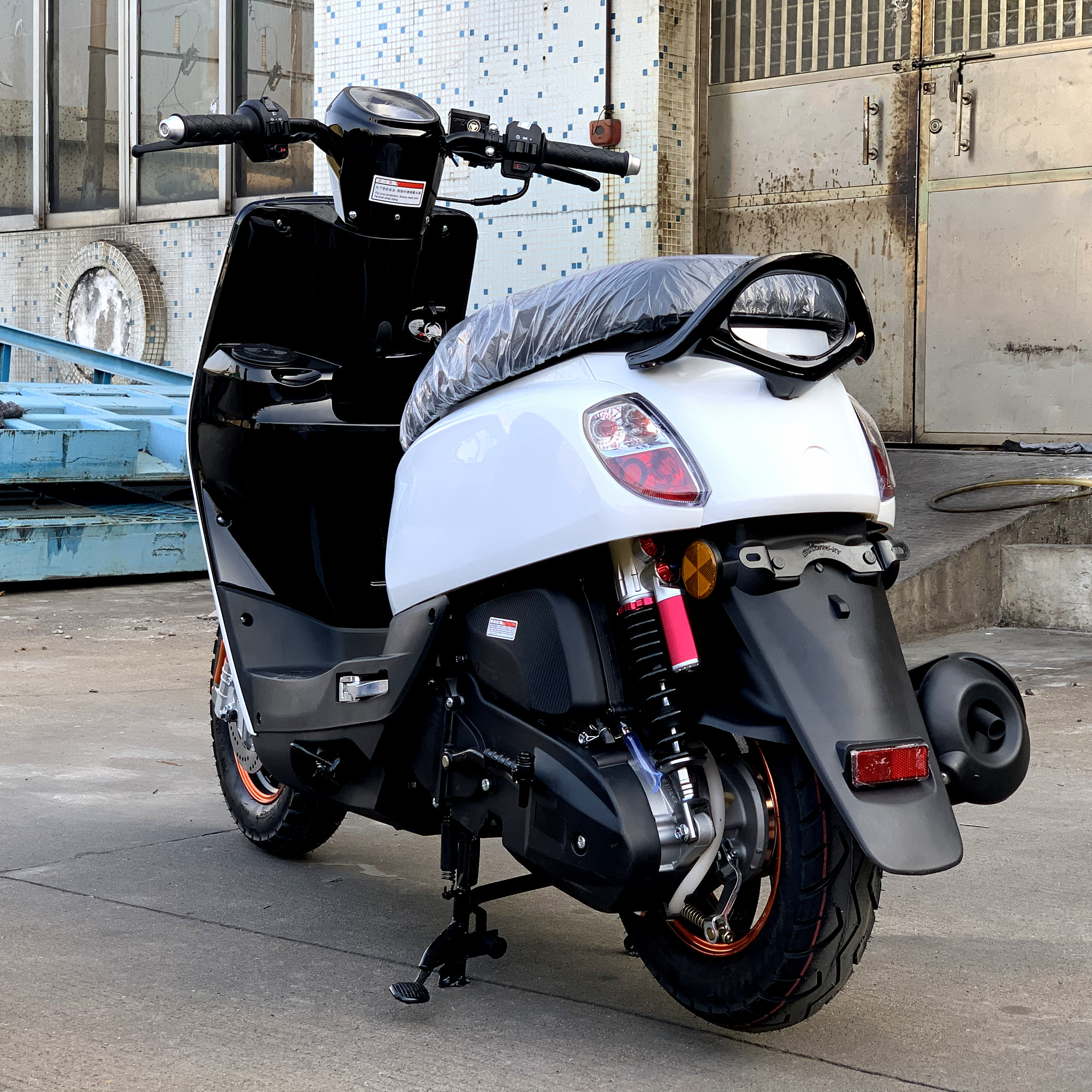 踏板摩托车S5可上牌00cc可选国四电喷踏板助力燃油鬼火踏板车