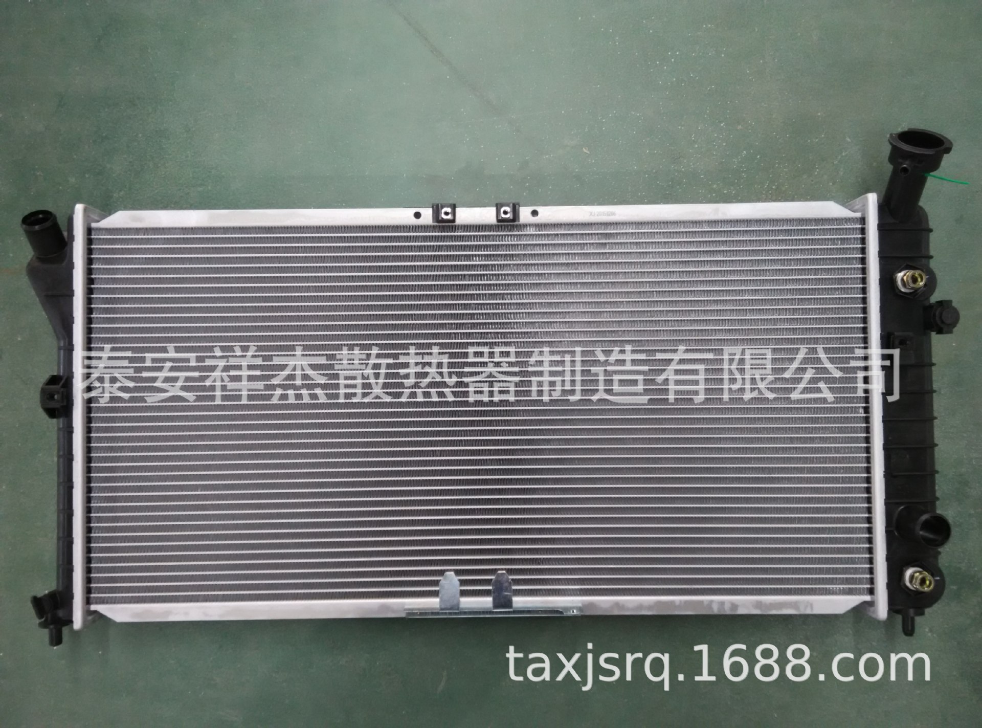 适用别克陆尊GL8水箱散热器