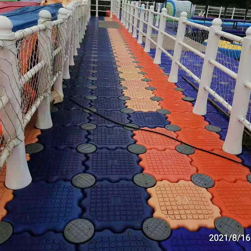 水上浮桥塑料浮筒 水上浮动码头摩托艇游艇码头泊位水上浮筒平台