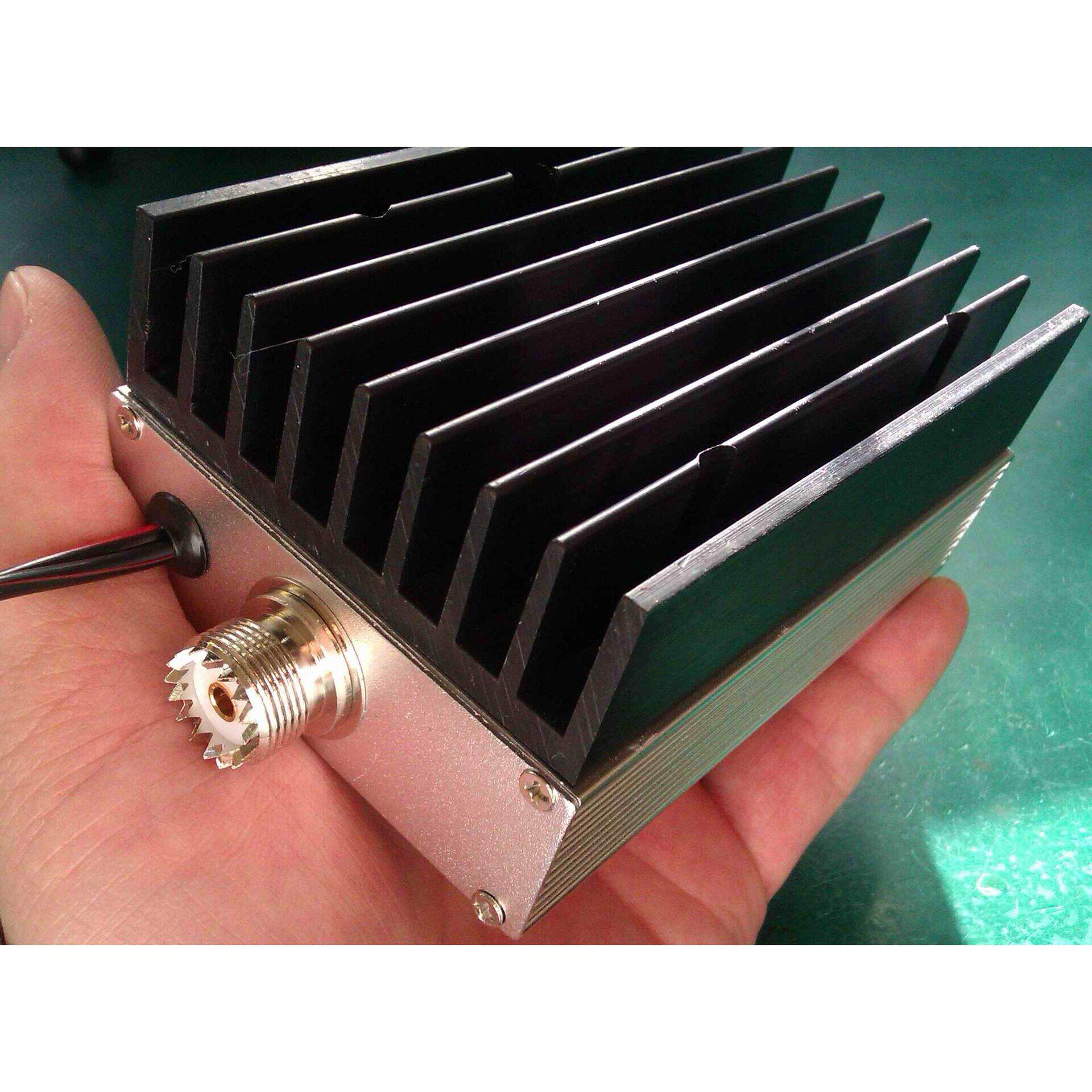 手台功放对讲机放大器距离强400-470MHz  出45W  输入2-7W