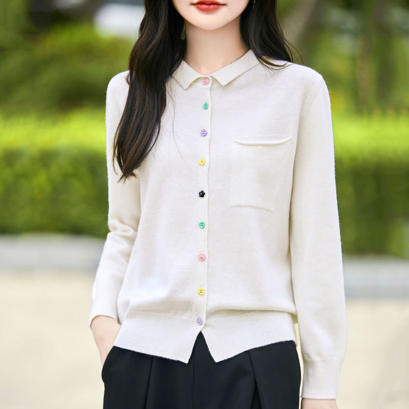 2026年春季新款韩版精纺纯羊毛开衫女纯色气质彩扣宽松长袖针织衫