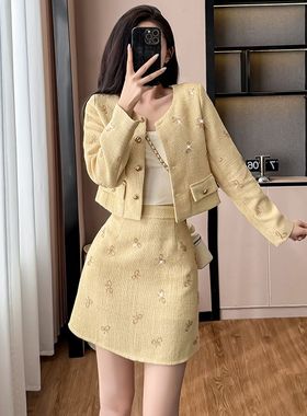 富家千金感穿搭套装温柔气质高级感小香风黄色长袖上衣短裙两件套