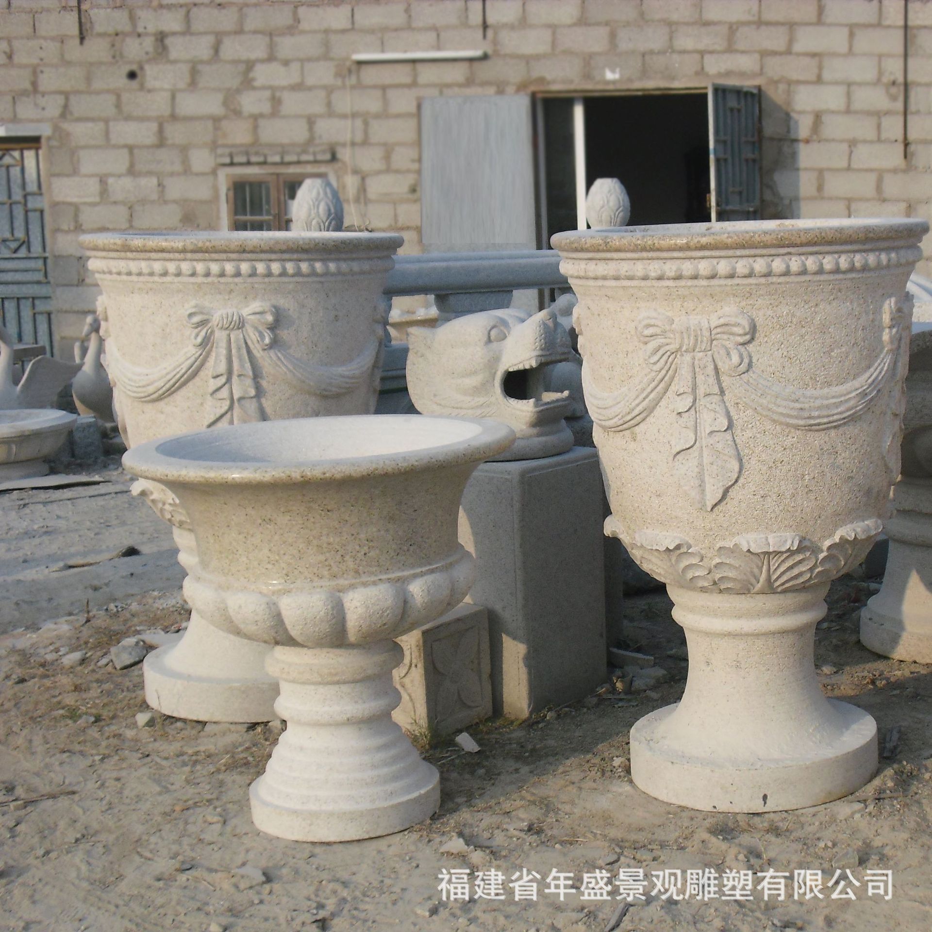 欧式黄锈石雕大花瓶景观雕塑
