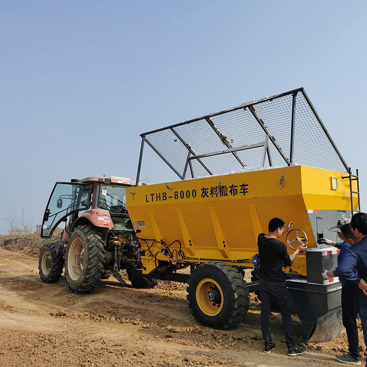 小型灰料撒布机牵引灰料撒灰车水泥摊式IZD铺机灰性能稳定
