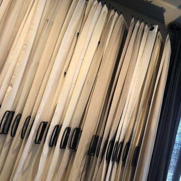 定窗帘翻页展示架 毛毯展具 卷轴布铁架 地毯挂架 墙纸墙布展示架
