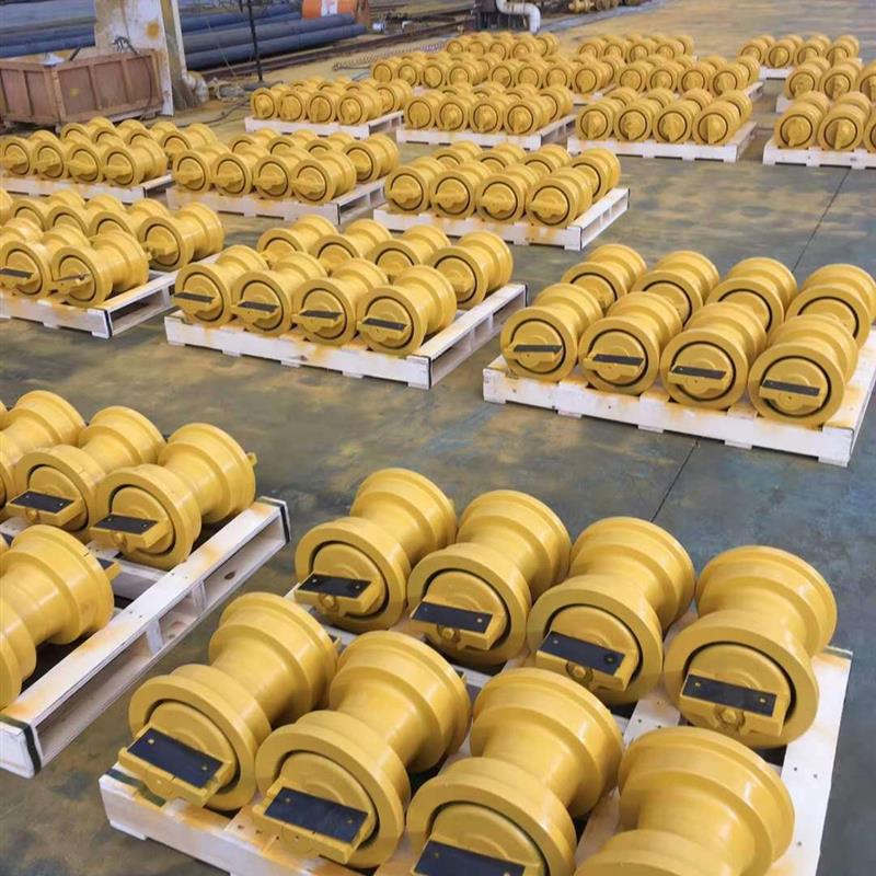 山推推土机SD22支重轮四轮一带全车配件厂家直销