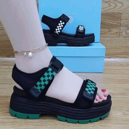 夏季女款厚底魔术贴防滑凉鞋