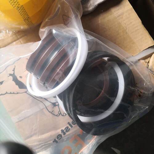 普3PIV茨迈斯特泵8Puzmeister主油缸密封组件63/1100//1080140