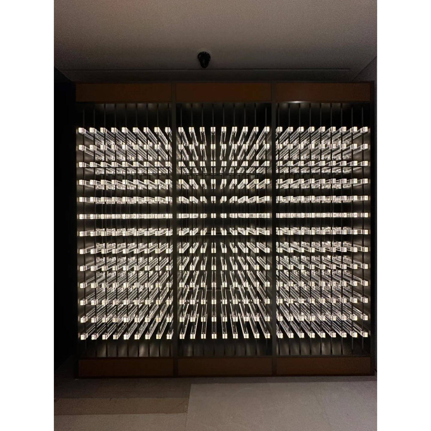 红不锈钢亚克力红酒架网红透明发光酒柜展JBE示柜直酒窖家厂工厂