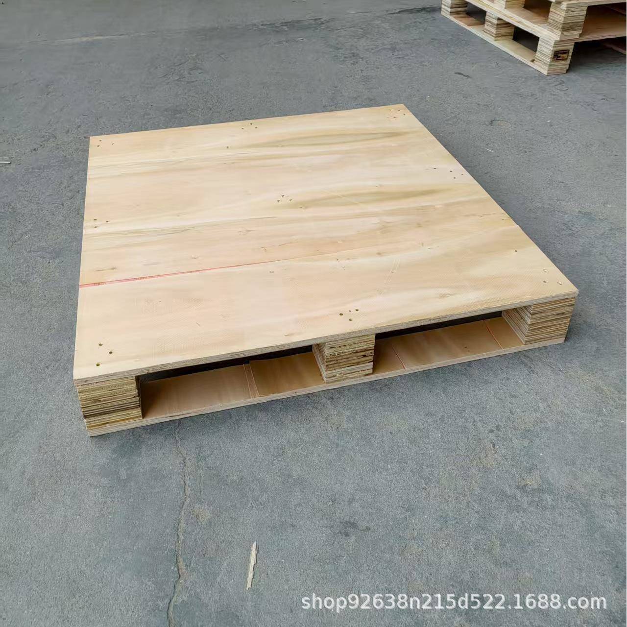 免蒸托出口熏家木制托盘厂家厂直盘销量大从QLR优木架木箱