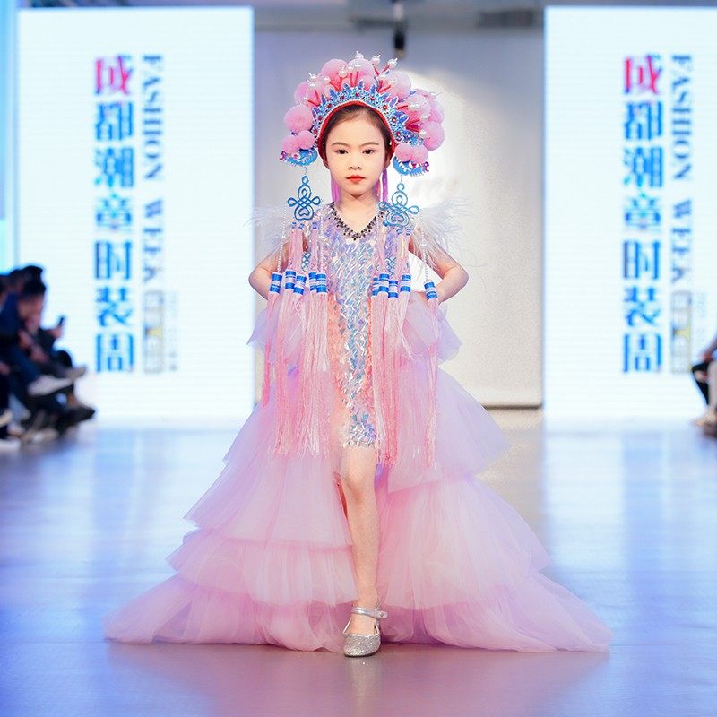 国潮儿童走秀礼服2021新款秋高端走秀服T台舞台中国风女童演出服