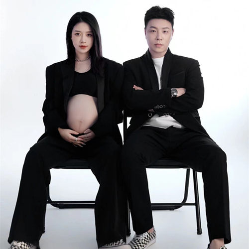 孕妇拍照影楼新款情侣黑色西装主题大肚妈咪情侣孕照写真摄影服装