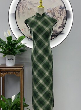 绿色无袖旗袍2025年新款夏季素雅复古气质年轻款改良格子连衣裙女
