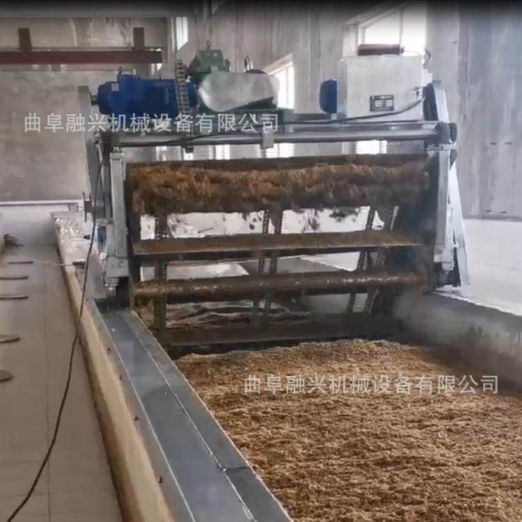 酱醋厂翻醅机 不锈钢翻料机 发酵池翻醅机 自走式翻料机曲阜融兴,清洗/食品/商业设备,酿酒设备,淘宝优惠券,粉丝福利购,淘宝优惠卷