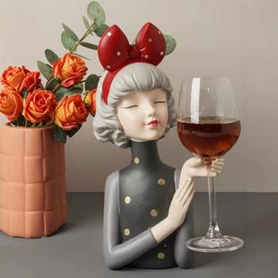 柜装饰品女孩红酒架摆件轻客奢玄家EAJ关酒厅感电视柜居