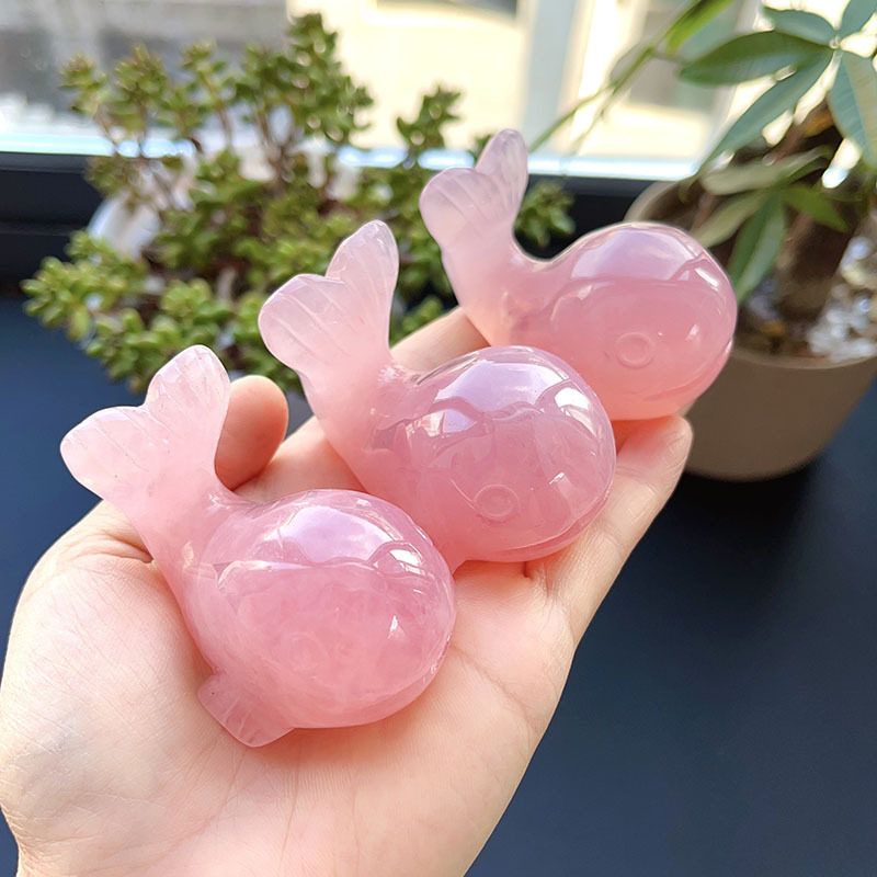 天然粉晶鲸鱼粉晶原石打磨小鲸鱼颜色粉润造型可爱水晶饰品雕刻件