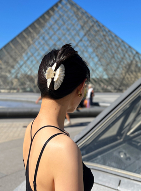 URRYKID2025新款网红抓夹原创设计贝壳点钻醋酸抓夹3D效果鲨鱼夹