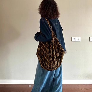 黄格子2023新款潮流双肩包大容量单肩斜挎多用种背法包包