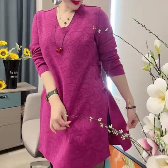 秋冬新款大码V领洋气t恤上衣女加厚宽松显瘦盘扣中长款百搭打底衫